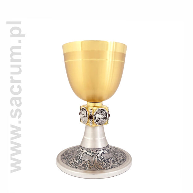 Kielich złocony, bogato zdobiony 04-951, wysokość 19,5 cm